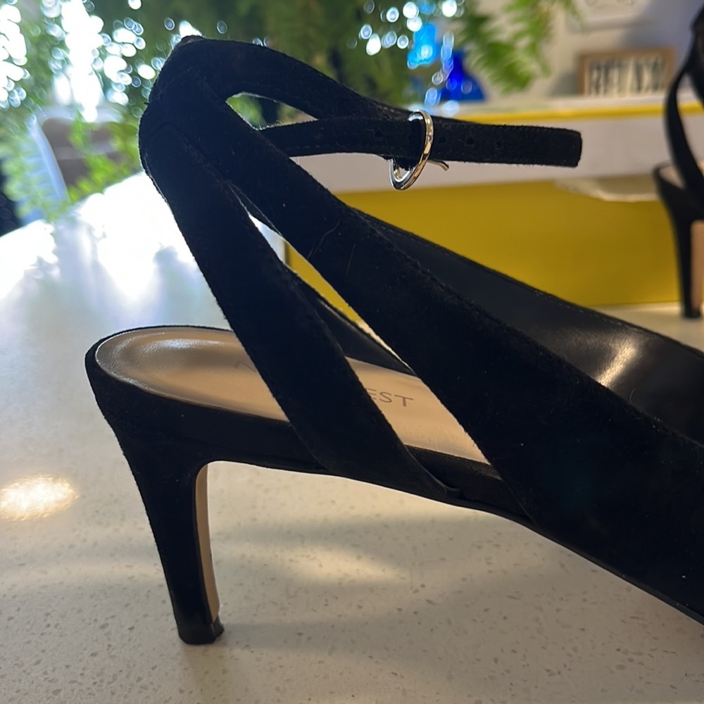 In good condition - used black faux suede Nine West heeled shoes, size 11. - Picture 4 of 7